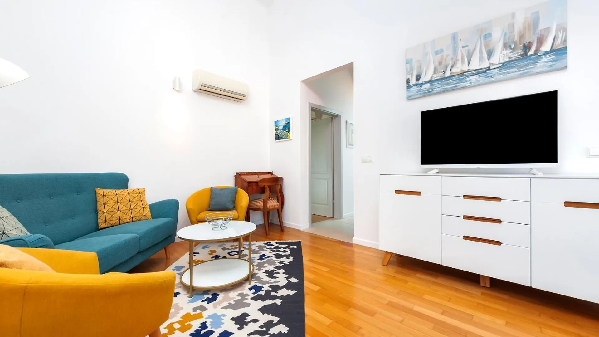 Bellevue - Two Bedroom Apartment With Terrace And Private Garage Rovinj