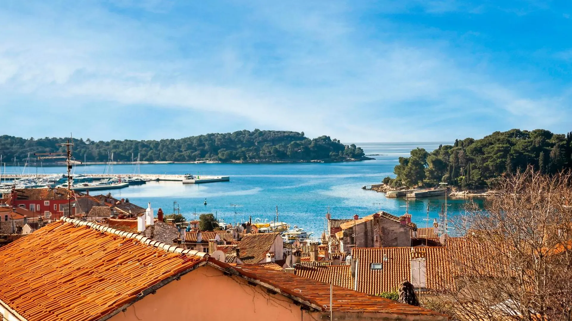 Bellevue - Two Bedroom Apartment With Terrace And Private Garage Rovinj